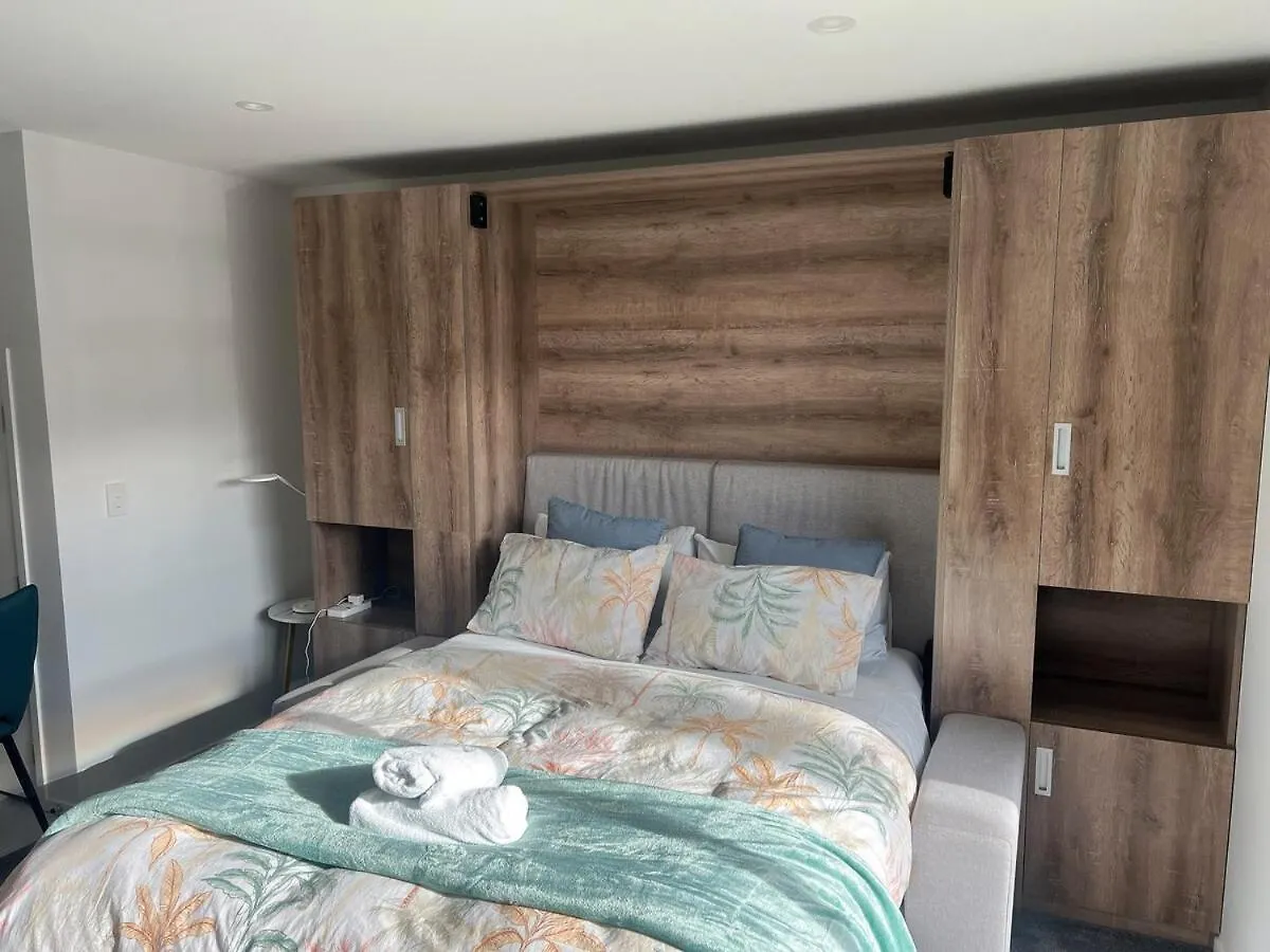 Cozy 1 Bedroom 1 Bathroom Studio Κράισττσερτς